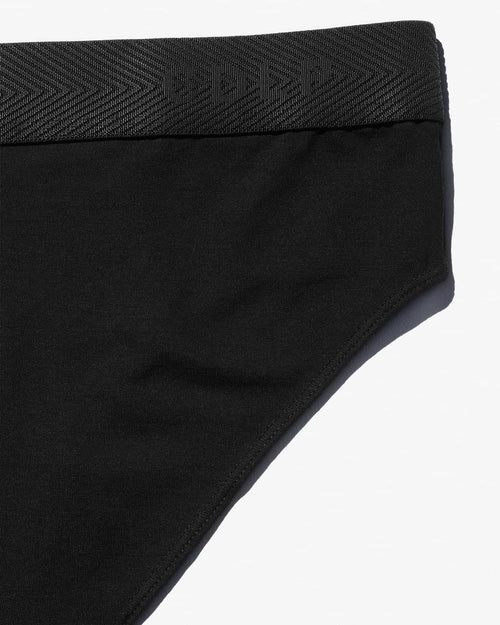 Herringbone waistband with debossed logo
