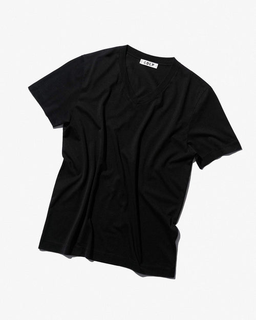 Lyocell V-Neck Midweight T-Shirt in Black